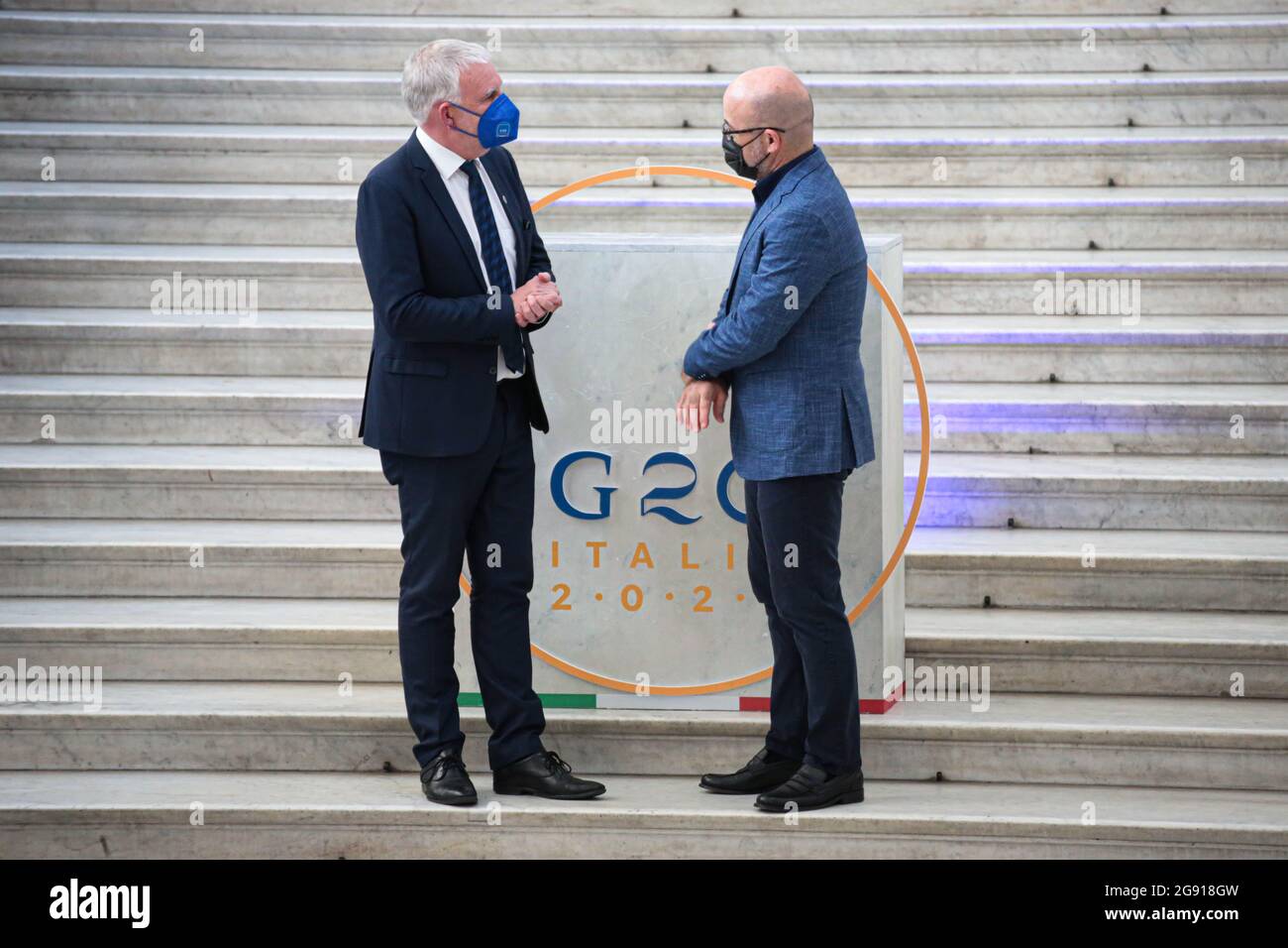 Londres, Angleterre, Royaume-Uni. 22 juillet 2021. Transition écologique italienne le ministre fédéral allemand de l'environnement, de la conservation de la nature et de la sûreté nucléaire, M. RobertoÂ Cingolani, a été nommé au Palais royal de Naples, par Jochen Flasbarth. (Image de crédit: © Sabrina MerollaZUMA Wire) Banque D'Images