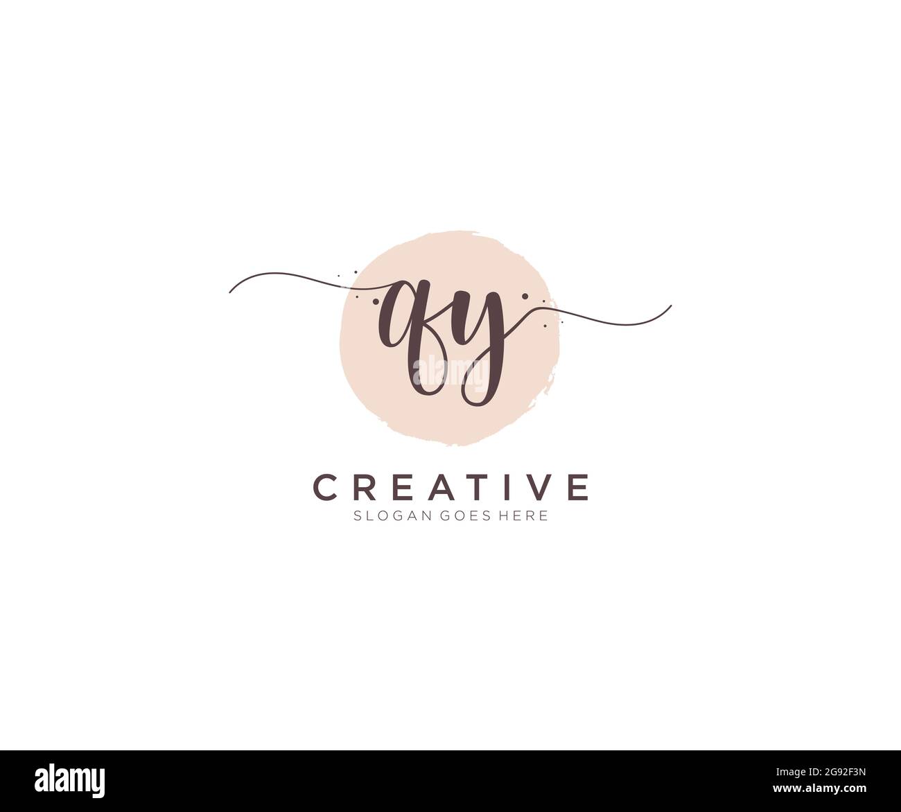 QY logo féminin beauté monogramme et élégant logo design, écriture logo de la signature initiale, mariage, mode, floral et botanique avec la création Illustration de Vecteur