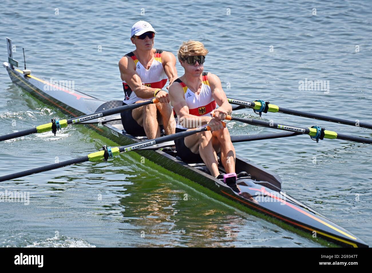 Jonathan ROMMELMANN (GER), Jason OSBORNE (GER), Lightweight Double Scull Men, Lightweight Men's Double Sculpls LM2x, action. Aviron, aviron, préliminaires, chauffe le 24 juillet 2021, sur la voie navigable Sea Forest. Jeux olympiques d'été 2020, de 23.07. - 08.08.2021 à Tokyo/Japon. Banque D'Images