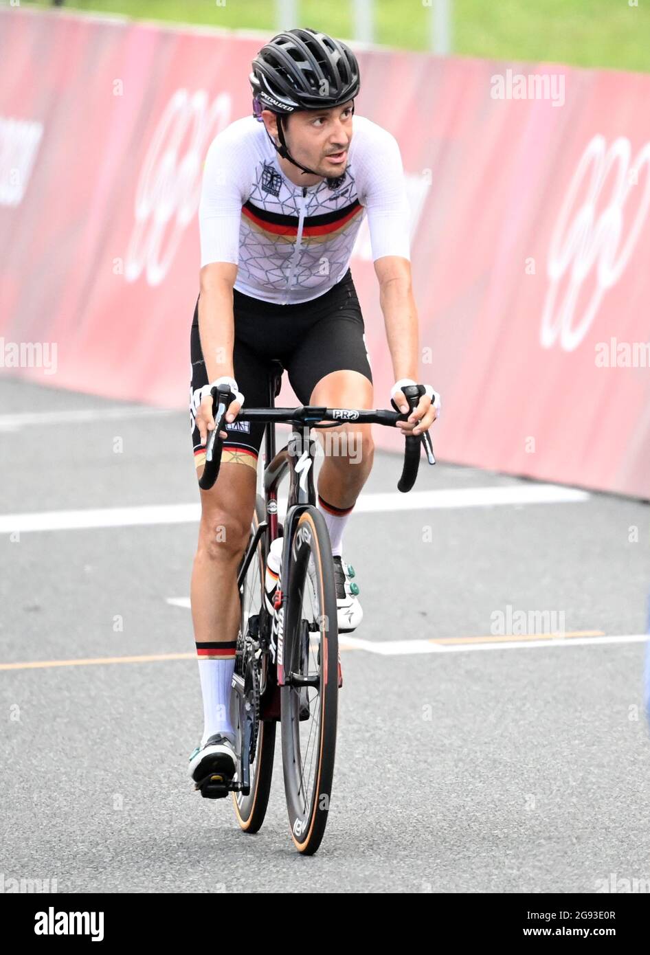 Oyama, Japon. 24 juillet 2021. Cyclisme : Jeux Olympiques, Tokyo - Oyama (234.00km), hommes, course sur route. Emanuel Buchmann d'Allemagne termine au Fuji Speedway. Credit: Sebastian Gollnow/dpa/Alay Live News Banque D'Images