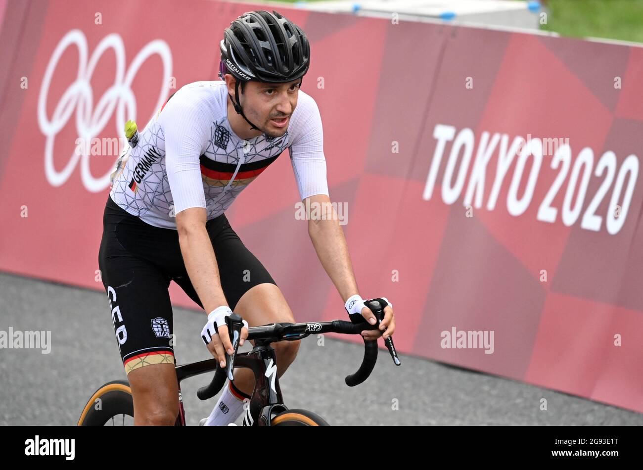 Oyama, Japon. 24 juillet 2021. Cyclisme : Jeux Olympiques, Tokyo - Oyama (234.00km), hommes, course sur route. Emanuel Buchmann d'Allemagne termine au Fuji Speedway. Credit: Sebastian Gollnow/dpa/Alay Live News Banque D'Images