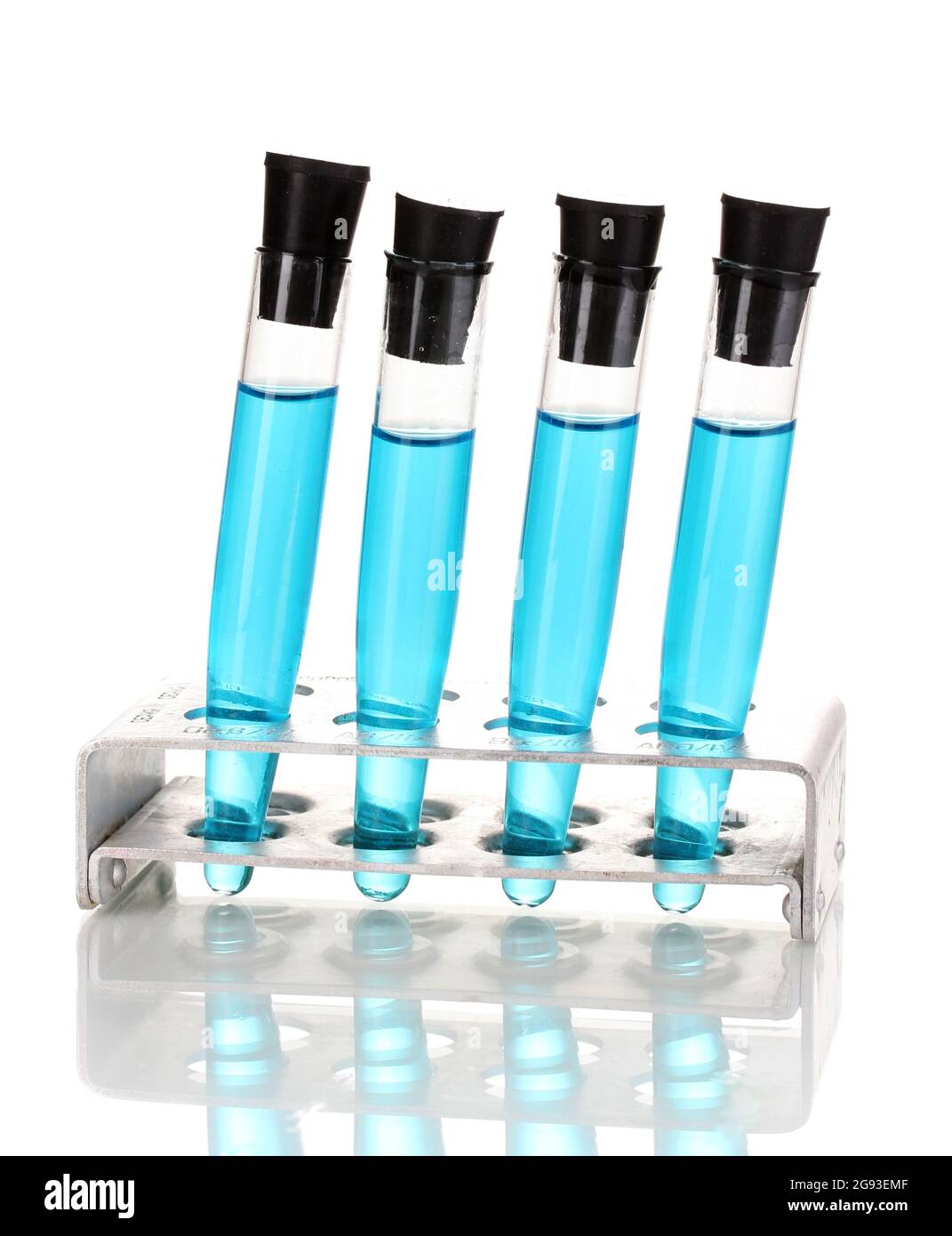 Tubes À Essai Avec Liquide Bleu Isolated On White Photo Stock - Alamy