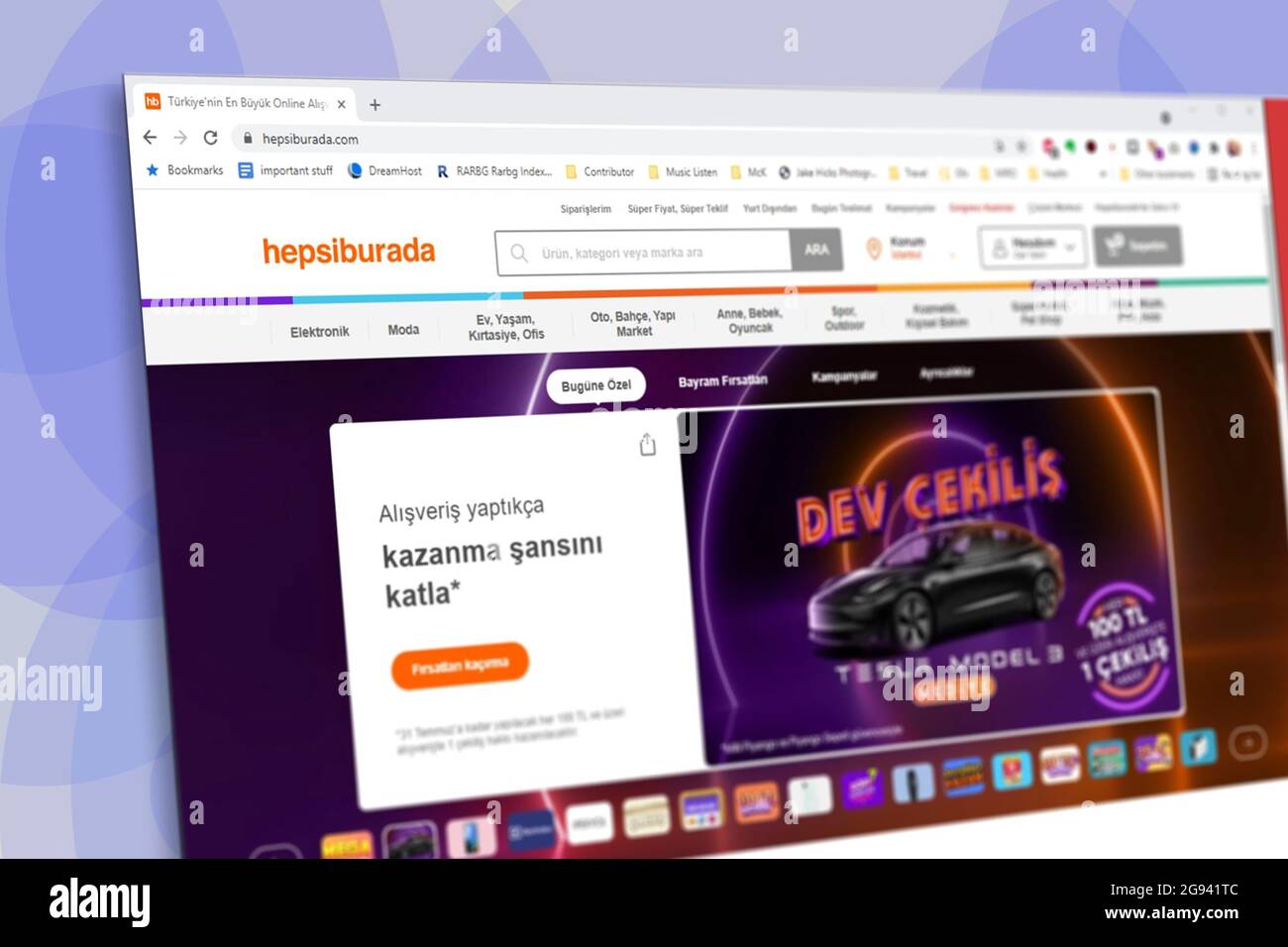 Istanbul, Turquie - juillet 2021 : capture d'écran de la page d'accueil du site web turc Hepsiburada. Logo Hepsiburada visible avec flou Banque D'Images