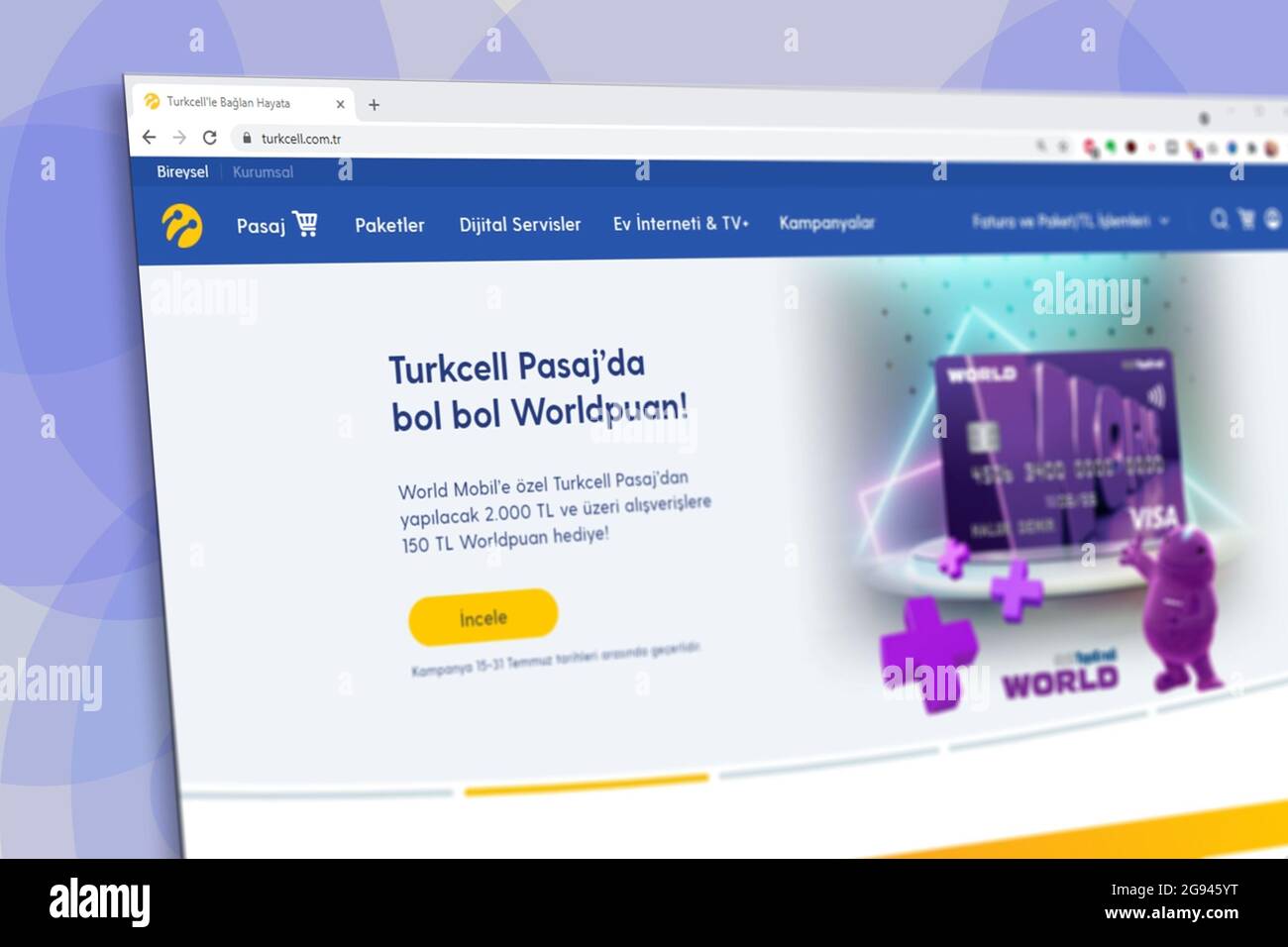Istanbul, Turquie - juillet 2021 : exemple de capture d'écran Editorial de la page d'accueil de la société turque de communications mobiles Turkcell. Logo Turkcell visible avec Banque D'Images
