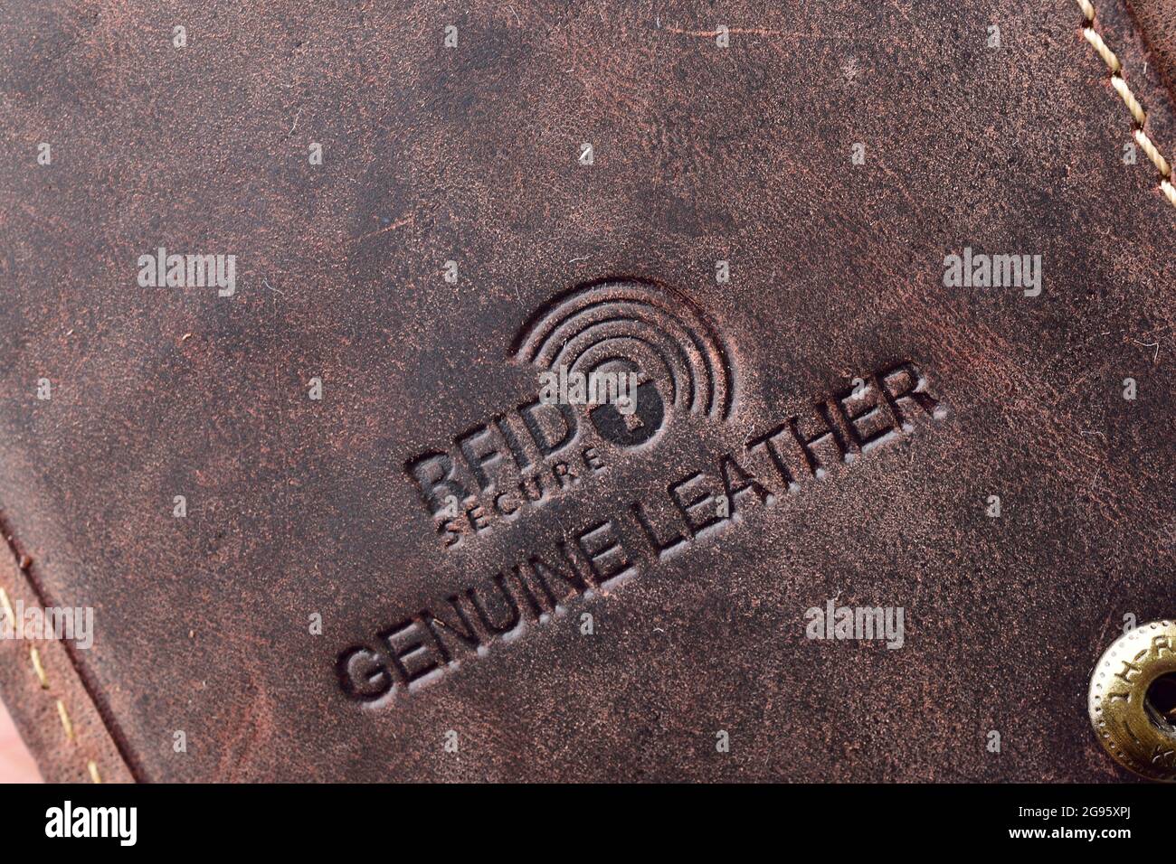 RFID Secure et panneau en cuir véritable sur le portefeuille en cuir Banque D'Images