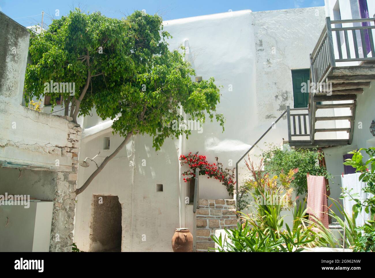 Maisons de village traditionnelles sur la belle île grecque de Folegandros. Photo prise dans la ville historique de Kastro. C'était une zone des îles de la cait Banque D'Images