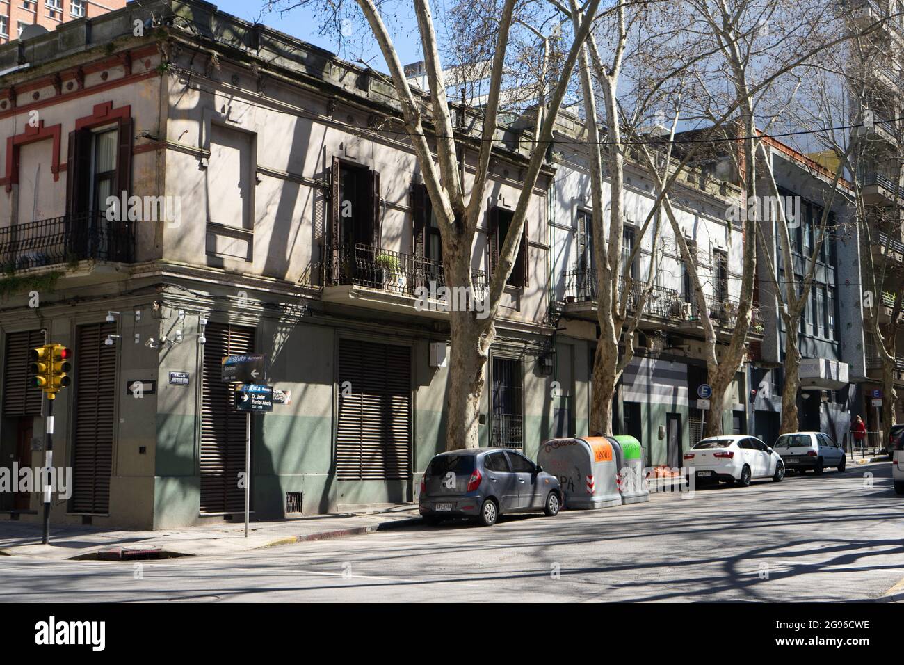 Détail des façades des maisons historiques à Ciudad Vieja, Montevideo. Banque D'Images