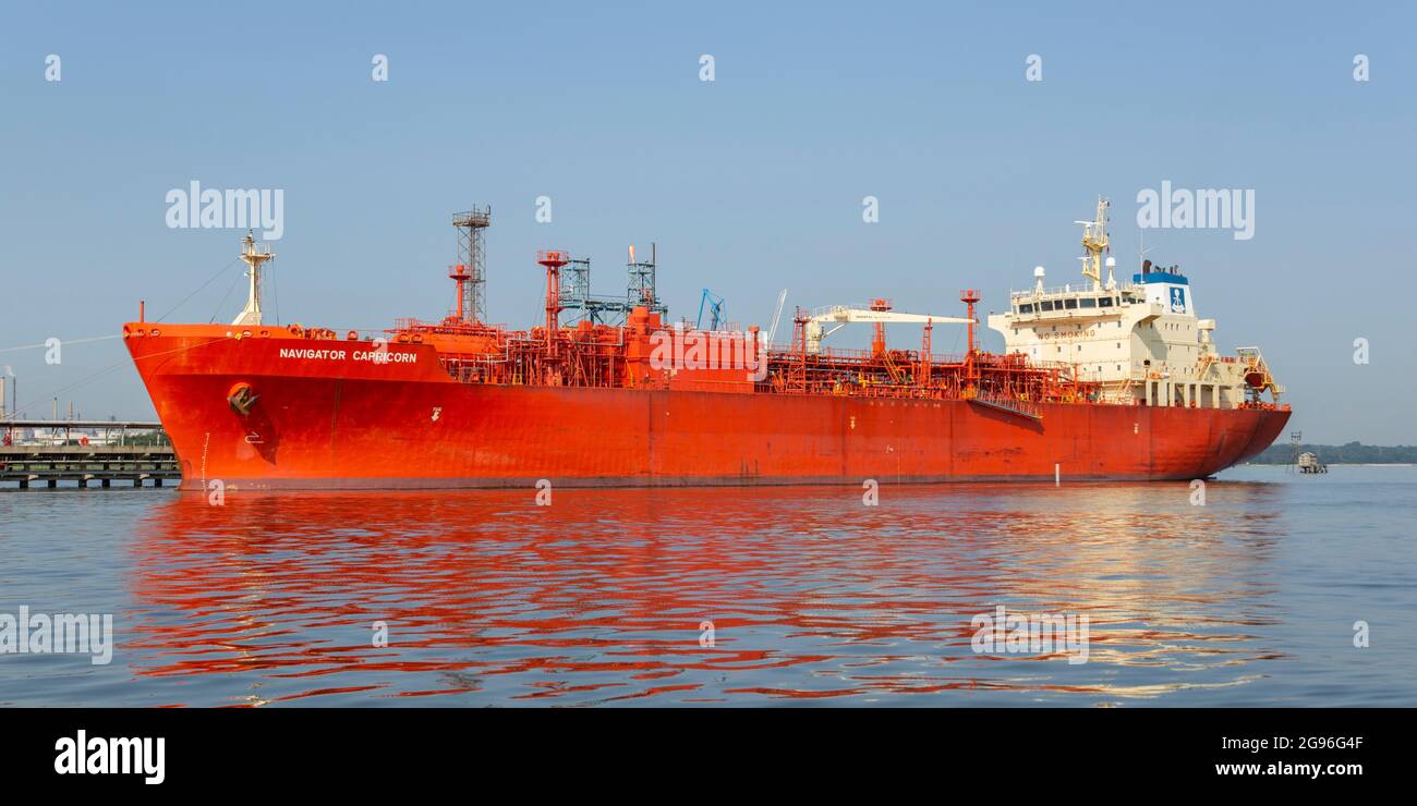 Gaz de pétrole liquide (GPL) Tanker Navigator Capricorne amarré à la raffinerie de pétrole de Fawley sur Southampton Water, dans le sud de l'Angleterre Banque D'Images