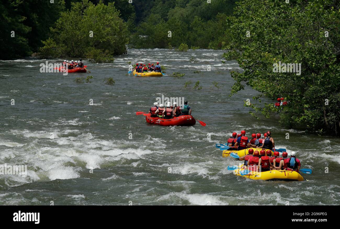 Rafting sur la rivière Ocoee dans la forêt nationale Cherokee Ducktown, Tennessee Banque D'Images