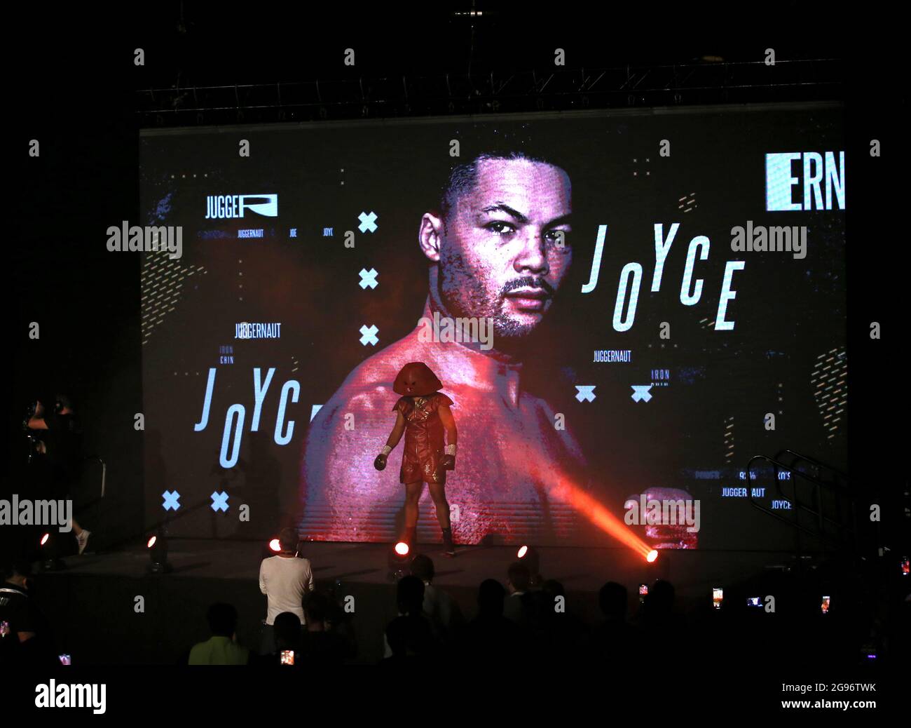 Joe Joyce se promène avant les championnats WBO International, WBC Silver et Commonwealth Heavyweight Title à la SSE Arena de Londres. Date de la photo: Samedi 24 juillet 2021. Banque D'Images