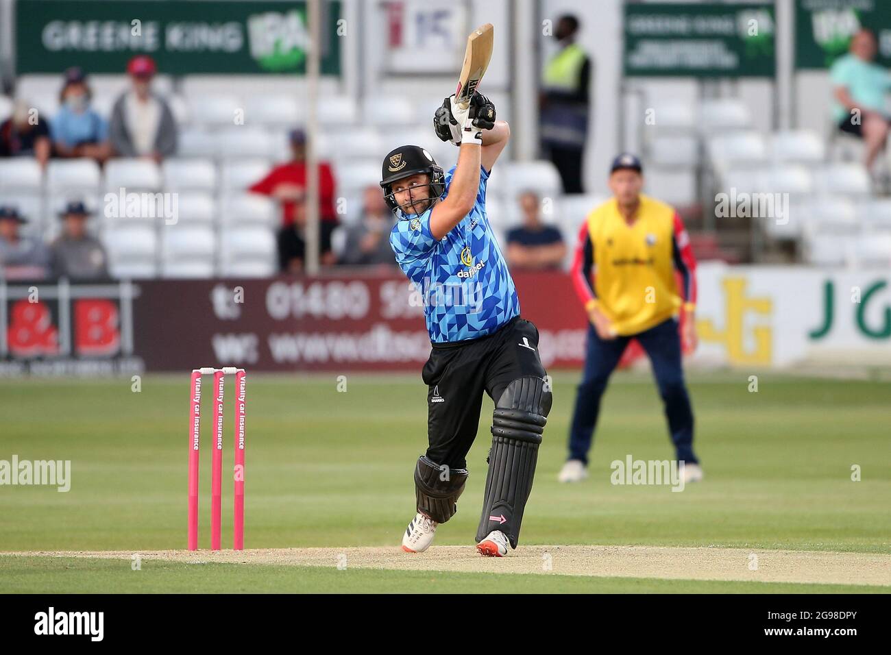 Luke Wright atteint 4 courses pour Sussex pendant Essex Eagles vs Sussex Sharks, Vitality Blast T20 Cricket au terrain du comté de Cloudfm le 15 juin 2021 Banque D'Images