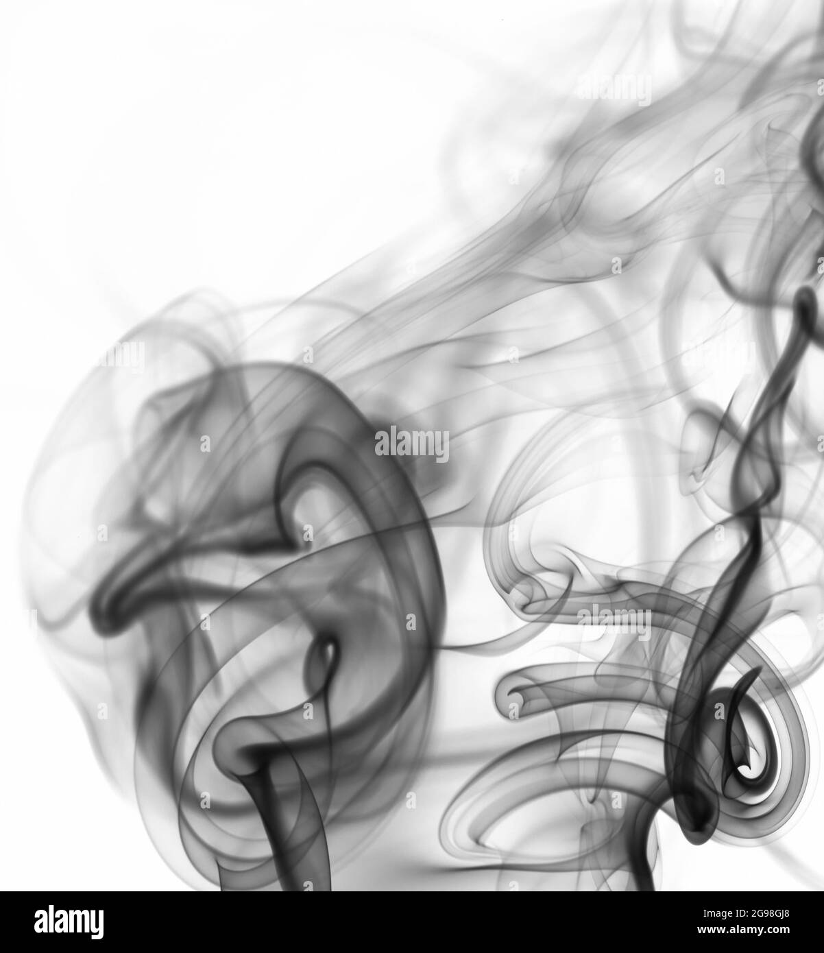 Arrière-plan de la courbe de fumée noire mystère isolé sur blanc Banque D'Images