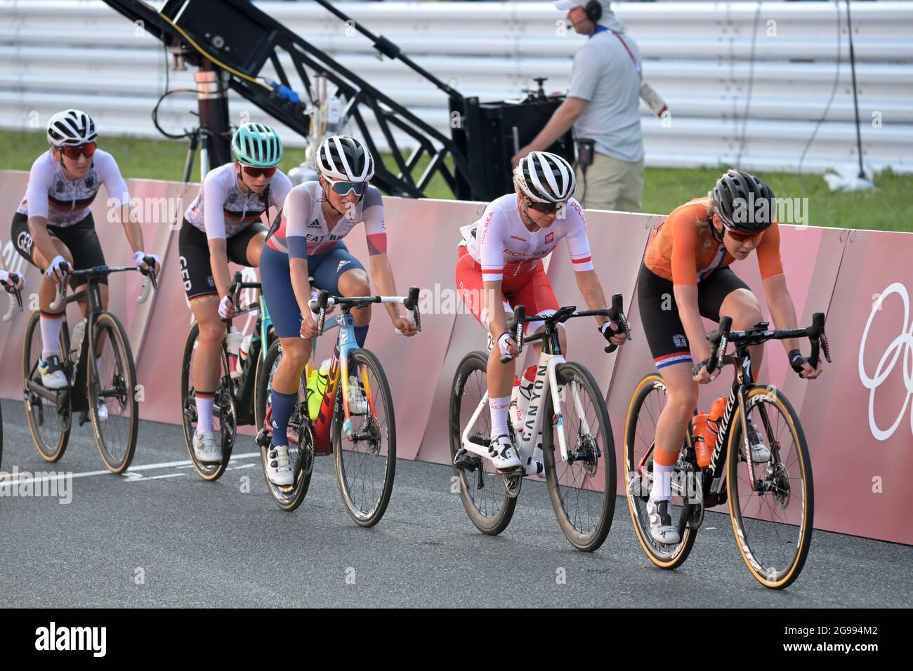 Oyama, Japon. 25 juillet 2021. Cyclisme : Jeux Olympiques, Tokyo - Oyama (137.00km), femmes, course sur route. Le peloton fera la course au Fuji International Speedway (FSW). Credit: Sebastian Gollnow/dpa/Alay Live News Banque D'Images