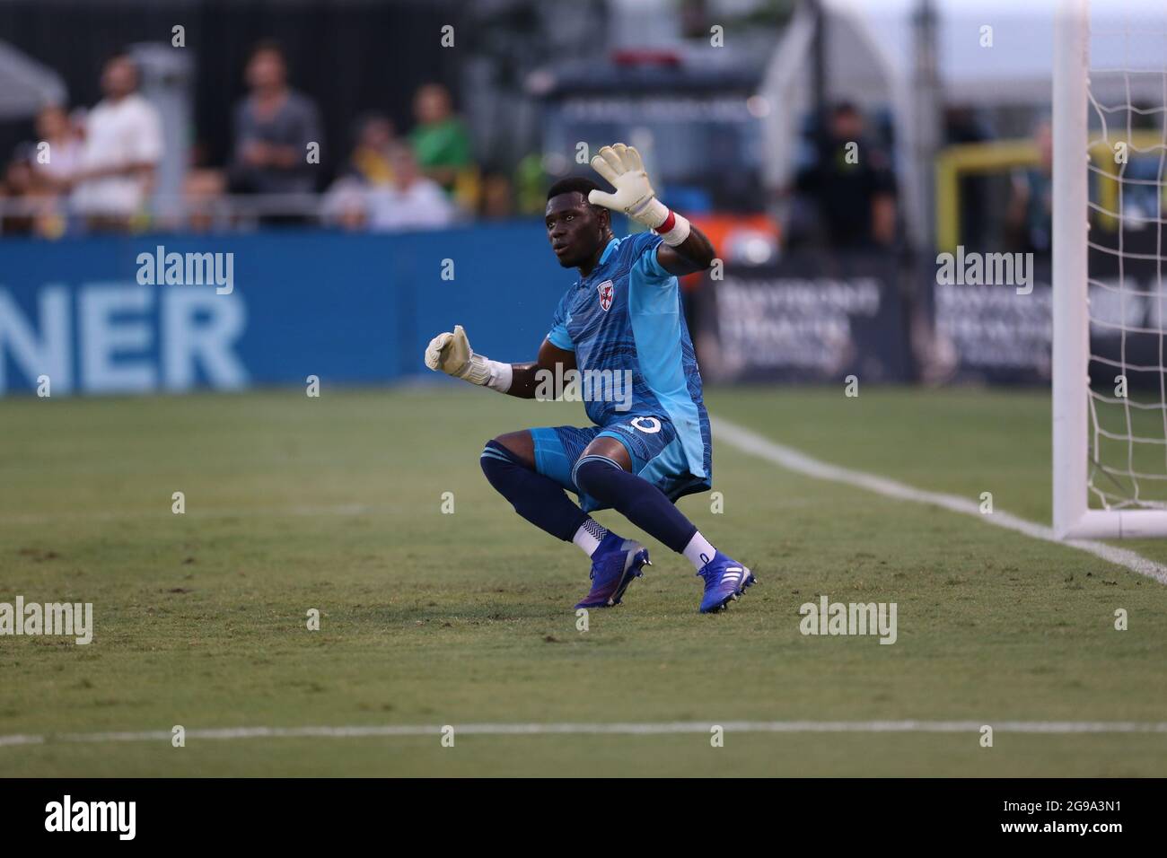 Saint-Pétersbourg, FL USA; le gardien de but du FC Loudoun Jermaine Fordah (0) se prépare à faire une économie lors d'un match de football USL contre le Rowdi de Tampa Bay Banque D'Images