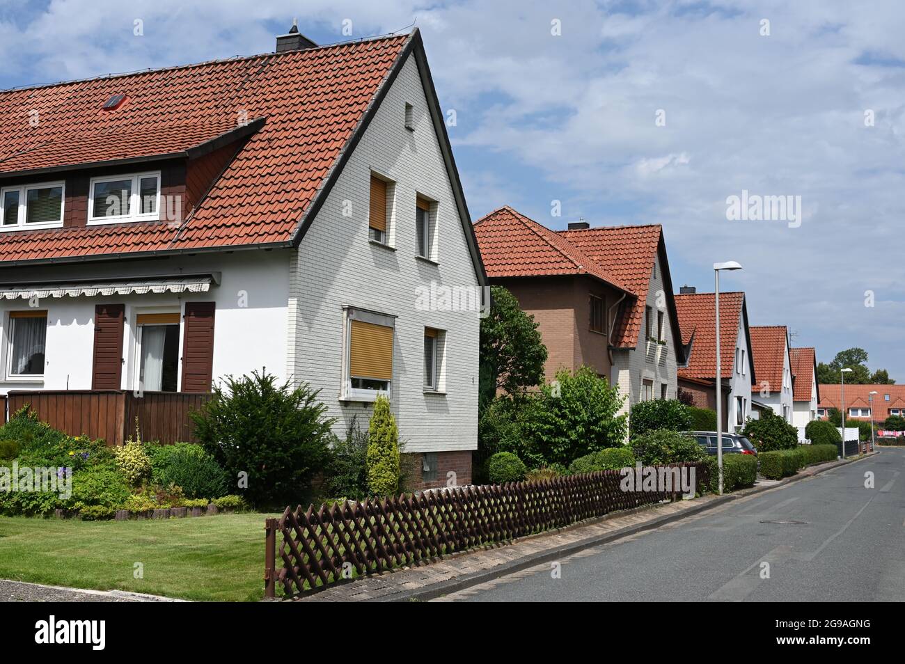 Petits bâtiments résidentiels de la période allemande d'après-guerre Banque D'Images