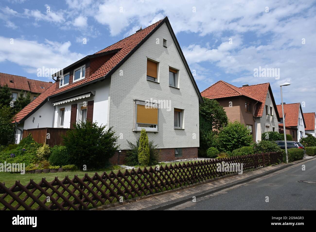 Petits bâtiments résidentiels de la période allemande d'après-guerre Banque D'Images