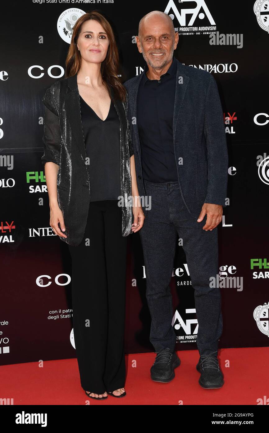Santa Margherita Di Pula, Italie. 24 juillet 2021. Santa Margherita di Pula: Tournage du Festival de la Sardaigne en Italie. Sur la photo: Paola Cortellesi et Riccardo Milani crédit: Agence de photo indépendante/Alamy Live News Banque D'Images