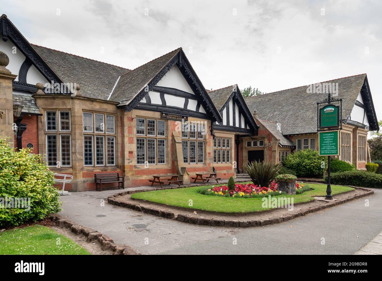 Port Sunlight, Wirral, Royaume-Uni. Hulme Hall, salle de conférence et de mariage sur Bolton Road. Célèbre pour quatre représentations des Beatles en 1962. Banque D'Images