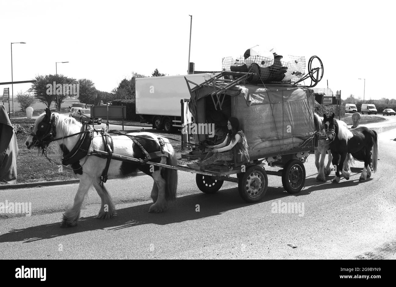 Romany Travellers Family sur la route à Sutton Maddock à Shropshire Angleterre Royaume-Uni Banque D'Images