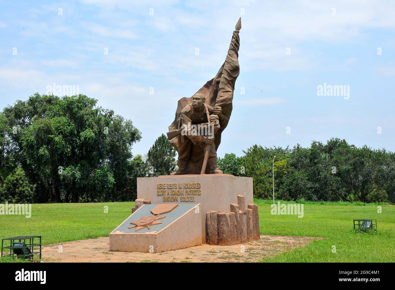 Un monument montrant le lieu de repos des restes des Ougandais qui se sont battus pour apporter la paix après une guerre de 5 ans en Ouganda. Ce monument a été construit sur le terrain de l'indépendance nationale. Ouganda. Banque D'Images
