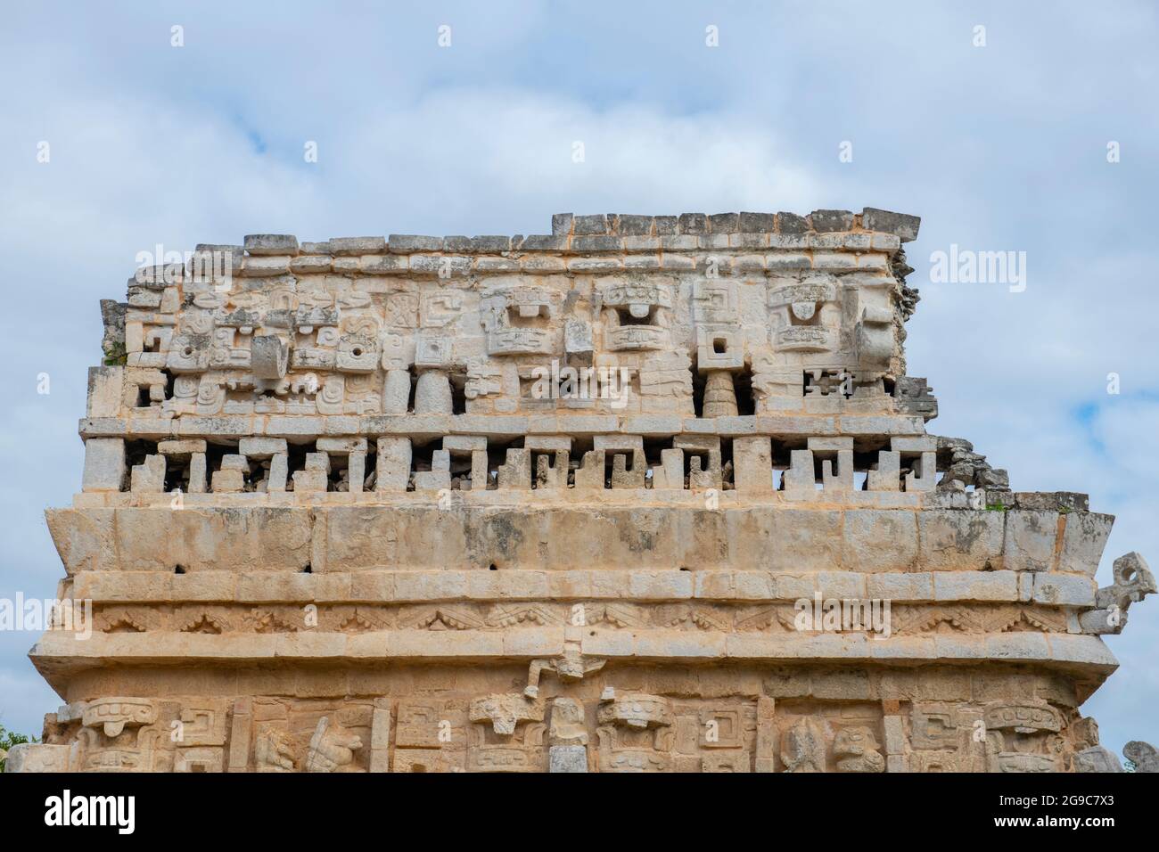 L'église de la Iglesia au site archéologique de Chichen Itza à Yucatan, Mexique. Chichen Itza est un site classé au patrimoine mondial de l'UNESCO Photo Stock - Alamy L'église de la Iglesia au site archéologique de Chichen Itza à Yucatan, Mexique. Chichen Itza est un site classé au patrimoine mondial de l'UNESCO Photo Stock - Alamy