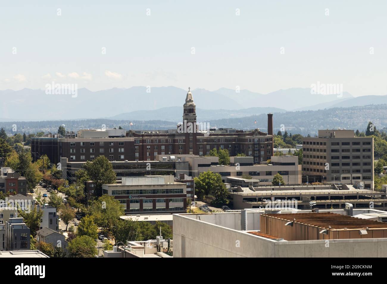 Vue sur le campus de l'hôpital suédois Cherry Hill dans le quartier de First Hill à Seattle, Washington, États-Unis. Banque D'Images