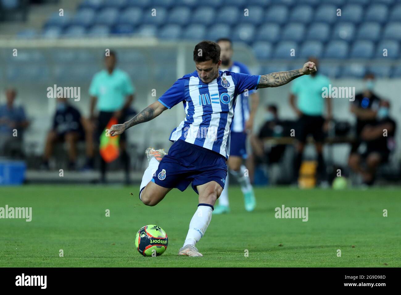 Algarve, Portugal. 25 juillet 2021. Otavio du FC Porto en action lors du match de football d'avant-saison entre le FC Porto et l'OSC de Lille au stade de l'Algarve à Loule, Portugal, le 25 juillet 2021. (Image de crédit : © Pedro Fiuza/ZUMA Press Wire) Banque D'Images