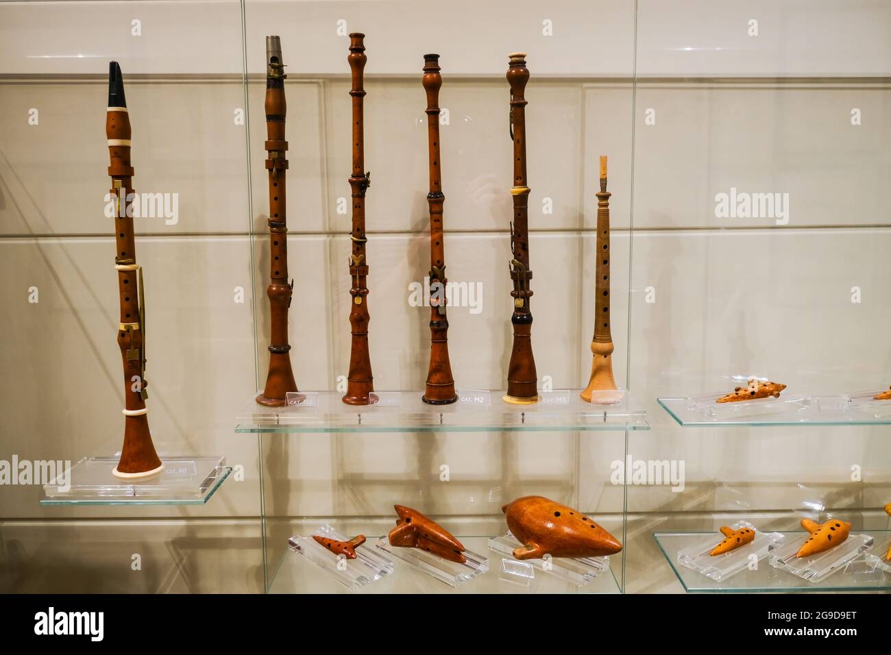 Instruments à vent dans l'église de San Colombano à Bologne Italie. L'église abrite la collection Tagliavini d'instruments de musique historiques. Banque D'Images