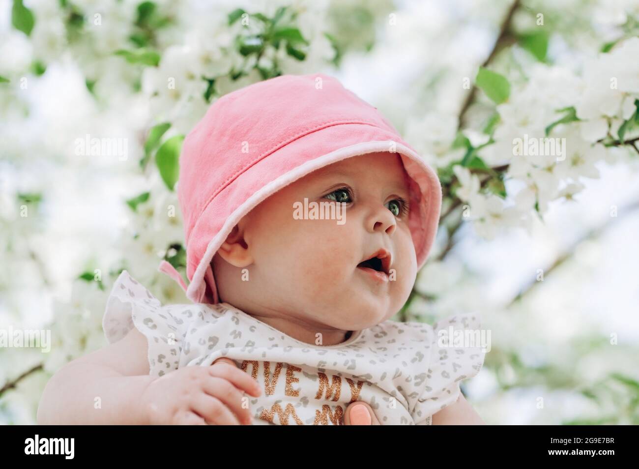 Joli bébé Banque de photographies et d'images à haute résolution - Alamy