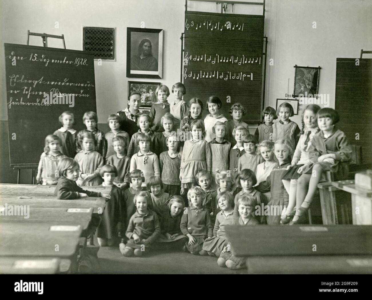 Pédagogie, classe, école primaire, classe de filles, DROITS-SUPPLÉMENTAIRES-AUTORISATION-INFO-NON-DISPONIBLE Banque D'Images