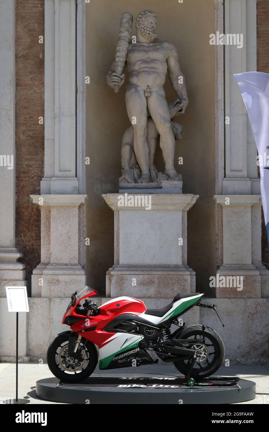 MODÈNE, ITALIE, 1er juillet 2021 - exposition Motor Valley Fest, Energica Ego + RS, moto électrique Banque D'Images