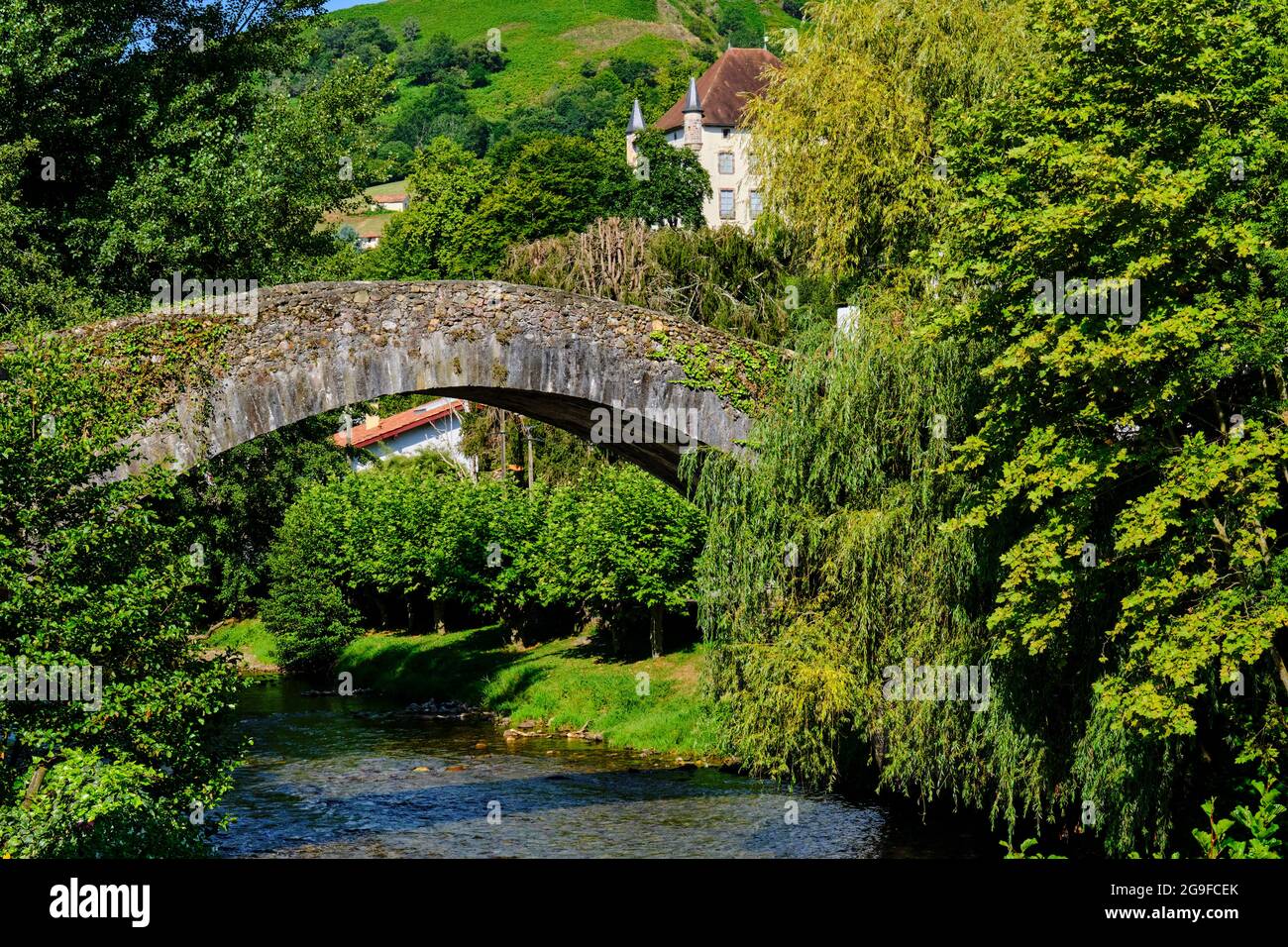 France, Pyrénées-Atlantiques (64), pays Basque, village de Saint-Etienne-de-Baïgorry Banque D'Images