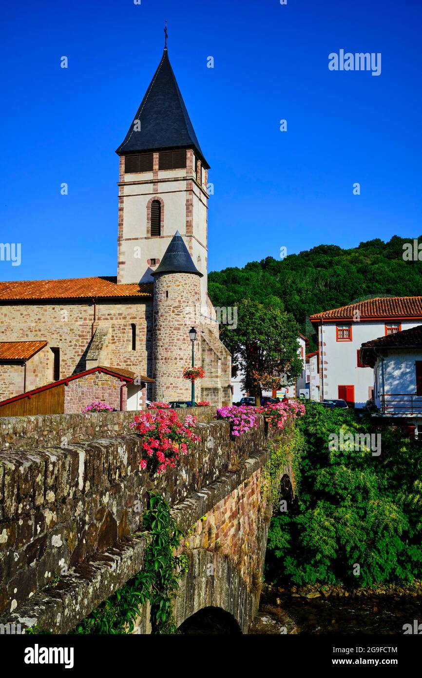 France, Pyrénées-Atlantiques (64), pays Basque, village de Saint-Etienne-de-Baïgorry Banque D'Images