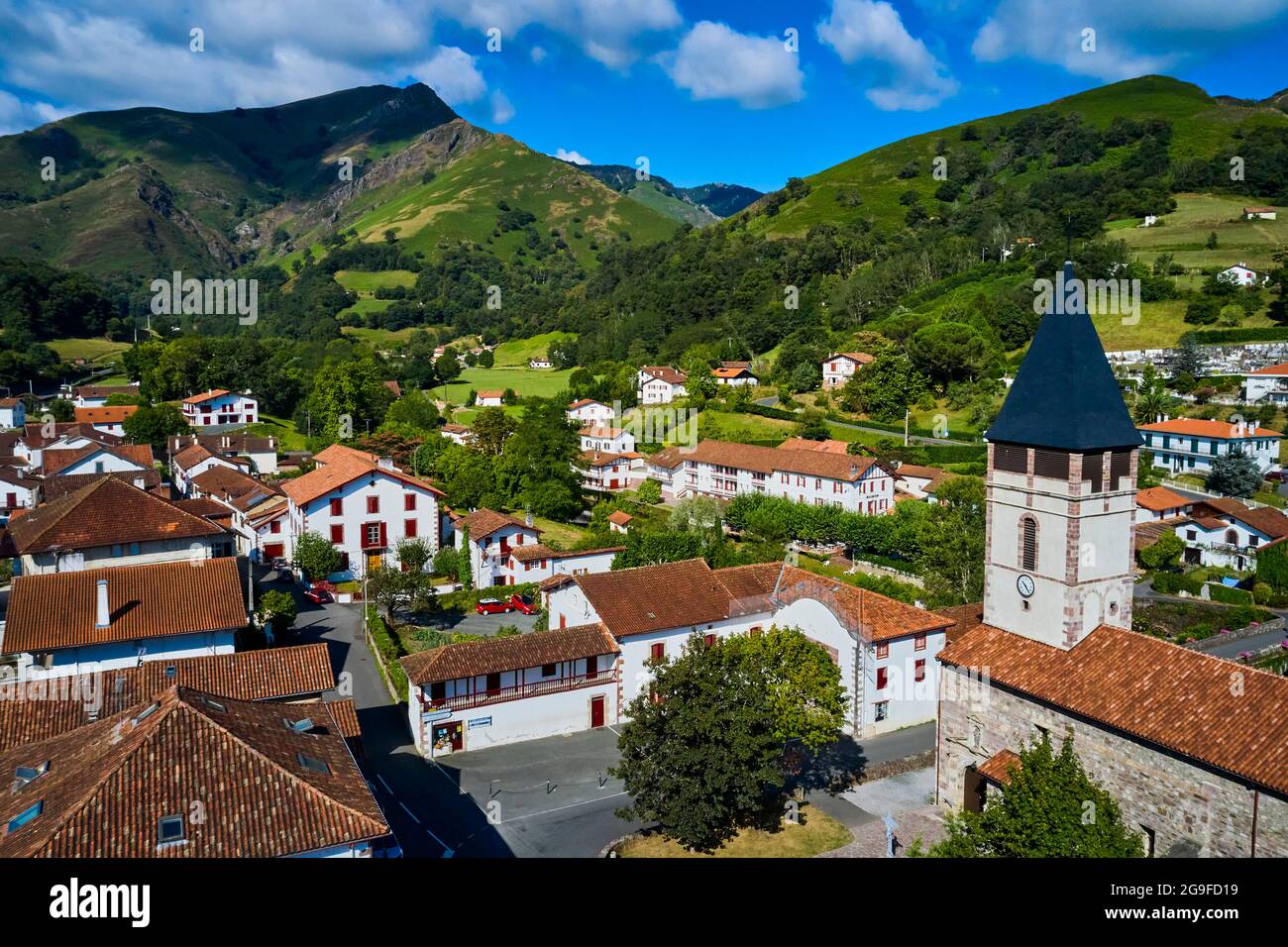France, Pyrénées-Atlantiques (64), pays Basque, village de Saint-Etienne-de-Baïgorry Banque D'Images
