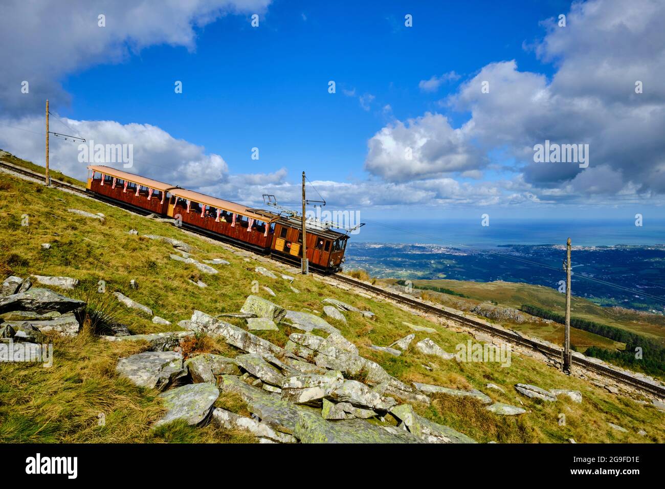 France, Pyrénées-Atlantiques (64), pays Basque, Ascain, la Rhune, Le train Rhune, petit train à crémaillère Banque D'Images