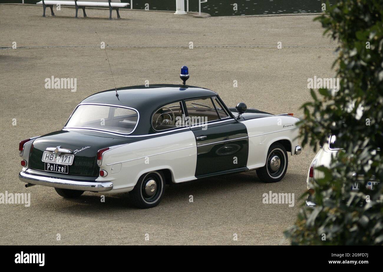 Transport, voiture, Borgward Isabella, voiture de police, année de construction: 1961, Brême, Allemagne, 2006, DROITS SUPPLÉMENTAIRES-AUTORISATION-INFO-NON-DISPONIBLE Banque D'Images