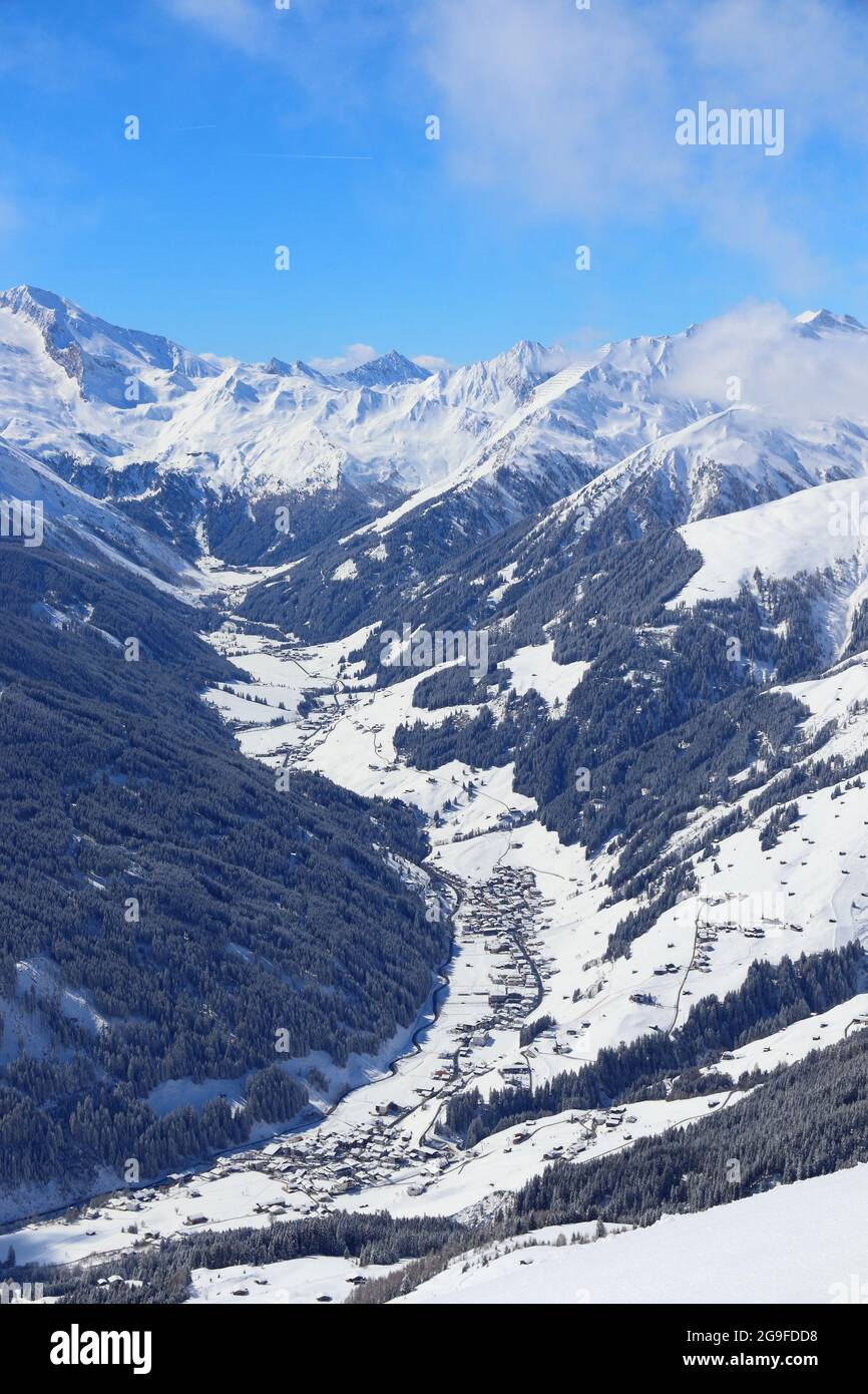 Autriche - Mayrhofen montagnes hiver ski dans le Tyrol. Alpes centrale autrichienne. Banque D'Images