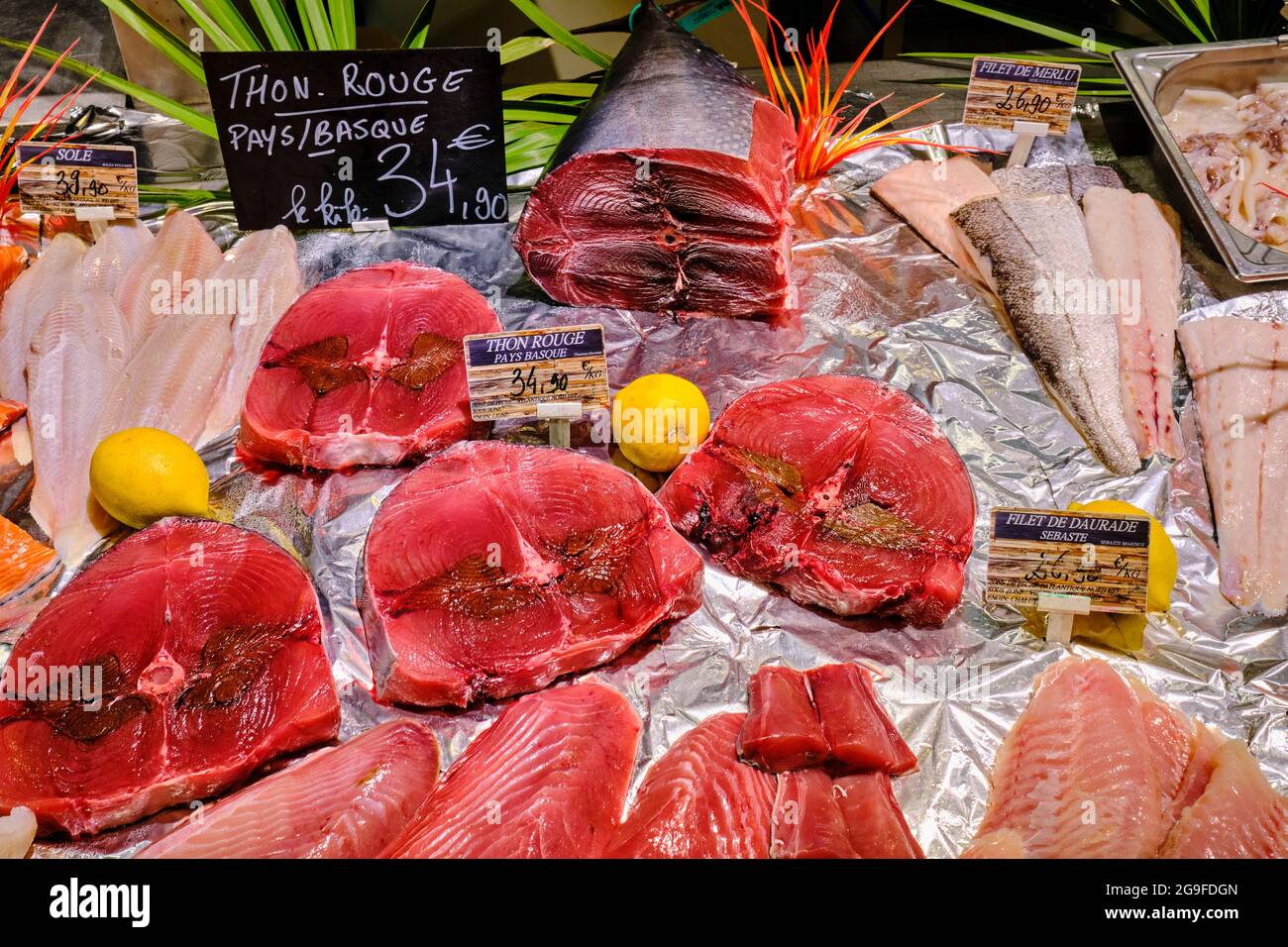 France, Pyrénées-Atlantiques (64), Bayonne, marché au Carreau des Halles Banque D'Images