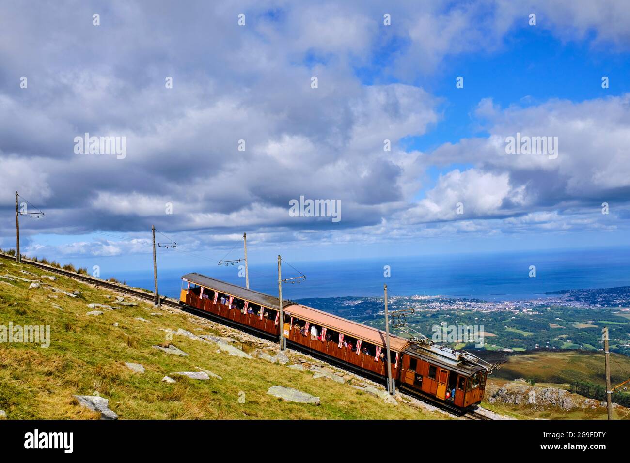 France, Pyrénées-Atlantiques (64), pays Basque, Ascain, la Rhune, Le train Rhune, petit train à crémaillère Banque D'Images