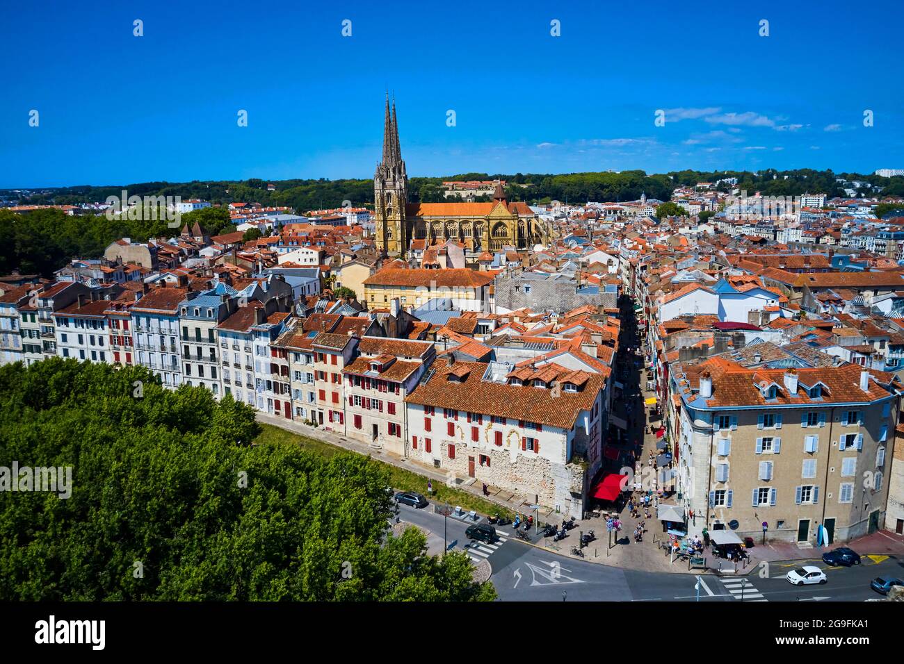 France, Pyrénées-Atlantiques (64), pays Basque, Bayonne, photographie aérienne du centre ville de Bayonne (vue aérienne) Banque D'Images