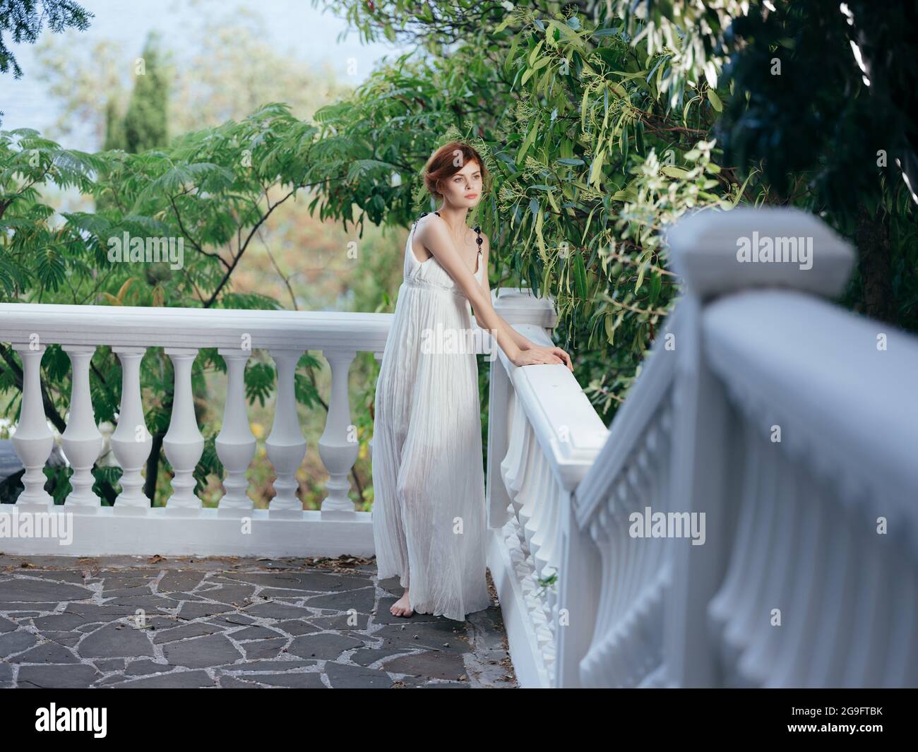 robe blanche glamour