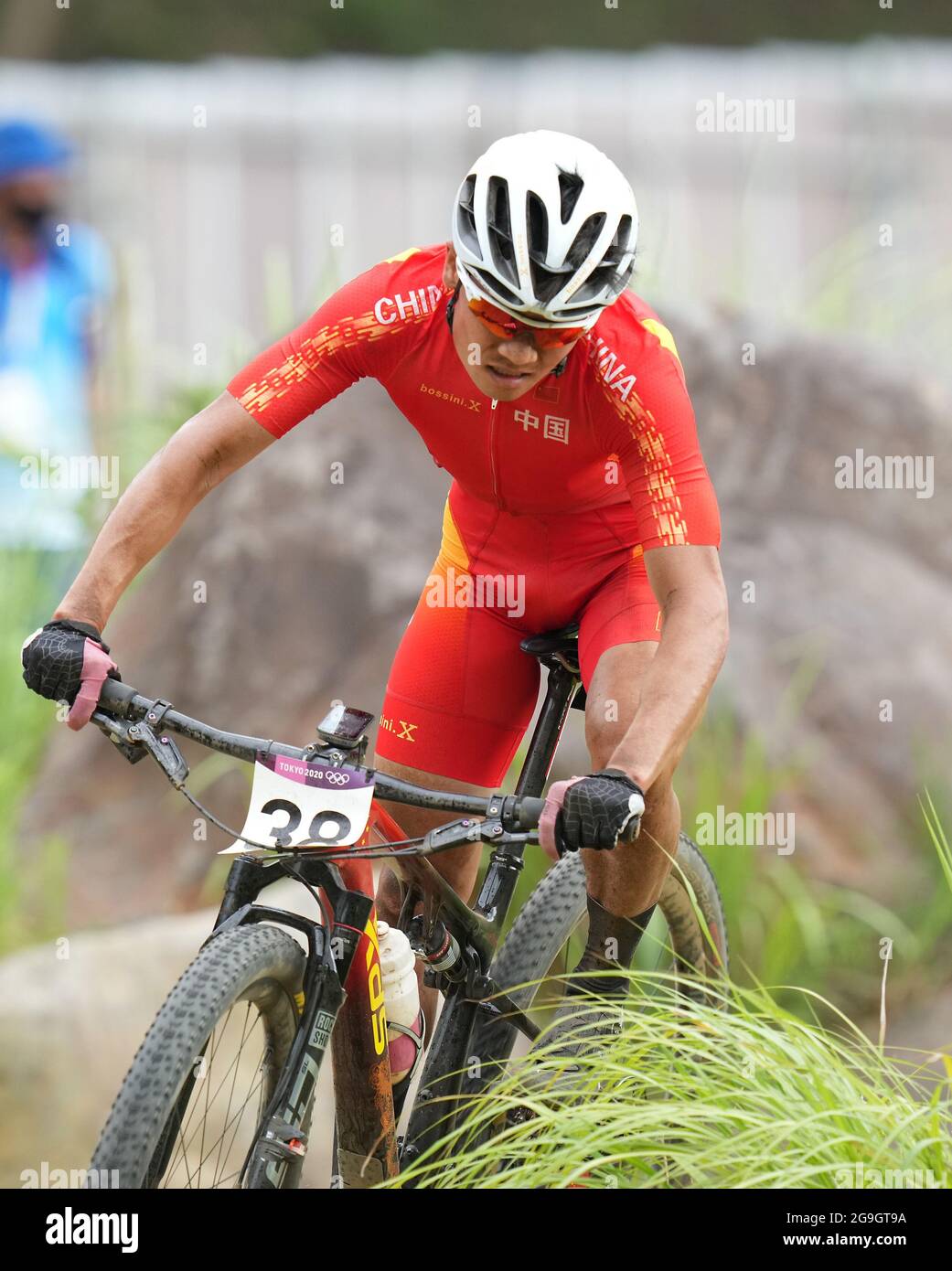 Shizuoka, Japon. 26 juillet 2021. Zhang Peng, de Chine, participe à la course cycliste masculine de ski de fond à Shizuoka, au Japon, le 26 juillet 2021. Crédit : He Changshan/Xinhua/Alay Live News Banque D'Images