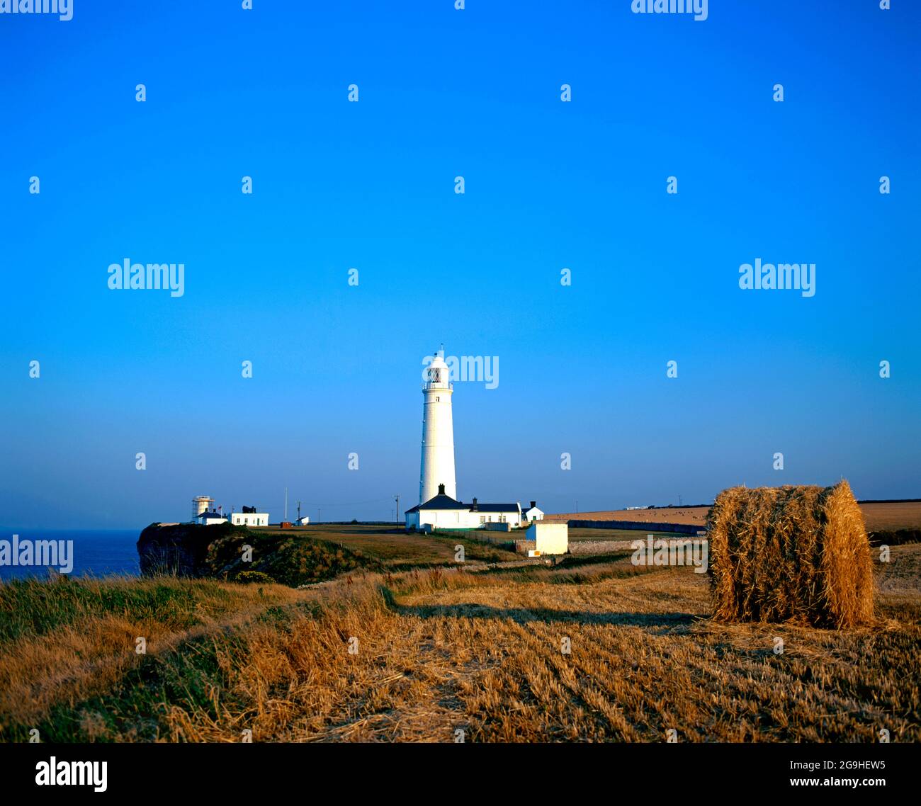 Tôt le matin, phare de Nash point, Glamorgan, patrimoine, côte, Vale de Glamourgan, S. pays de Galles Banque D'Images
