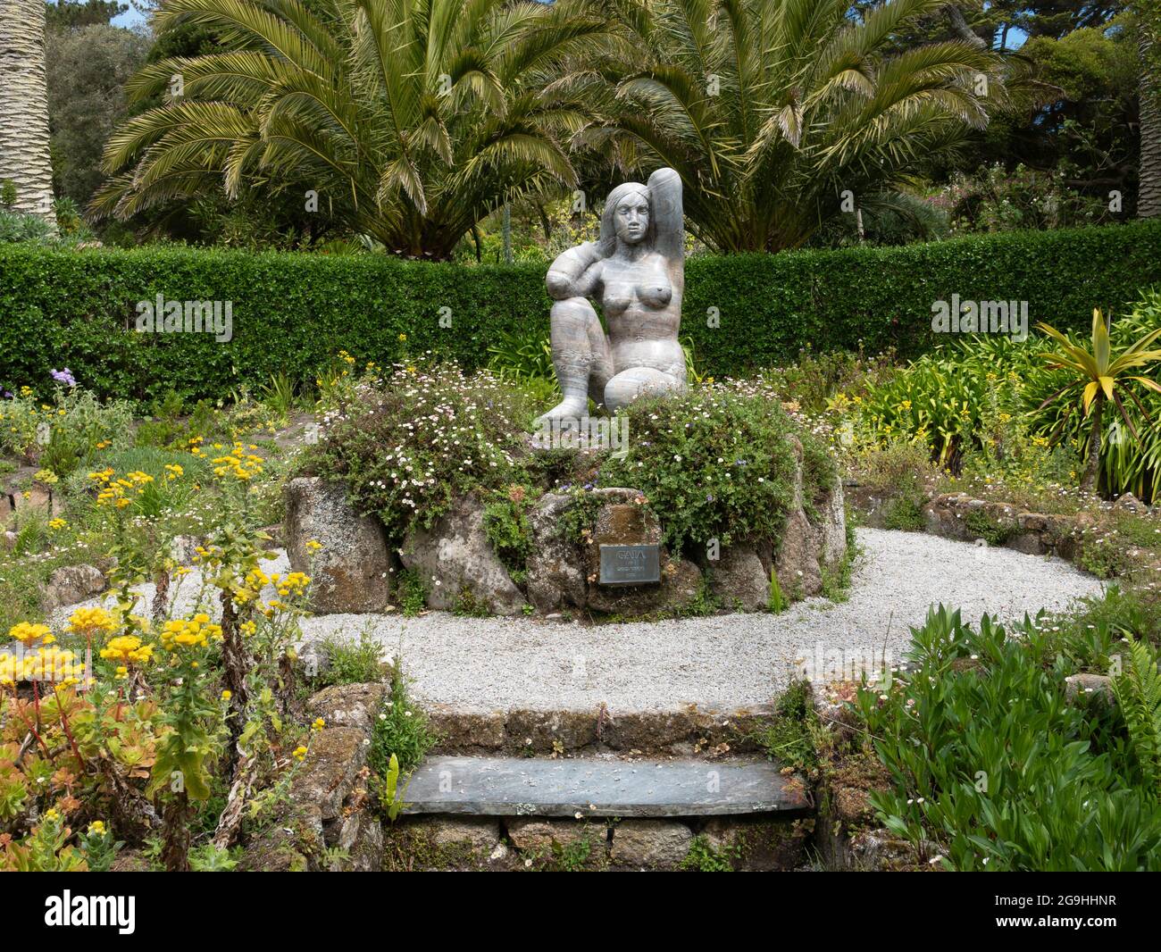 Gaia, la mère de la Terre par David Wynne. Tresco Abbey Gardens, Tresco, Îles de Scilly, Cornouailles, Angleterre, ROYAUME-UNI. Banque D'Images