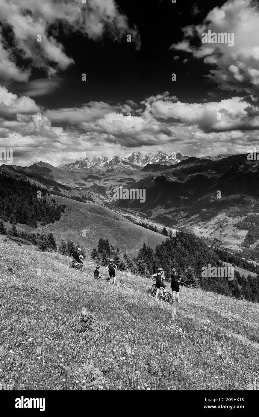 Les Saisies VTT, Mont-blanc et chaîne alpine. Massif du Beaufortain et région du Val d'Arly. Département Savoie. France Banque D'Images