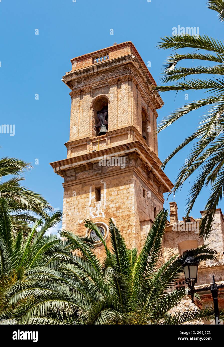 Tour de l'église Parroquia Santos Juanes, Cullera, Espagne Banque D'Images