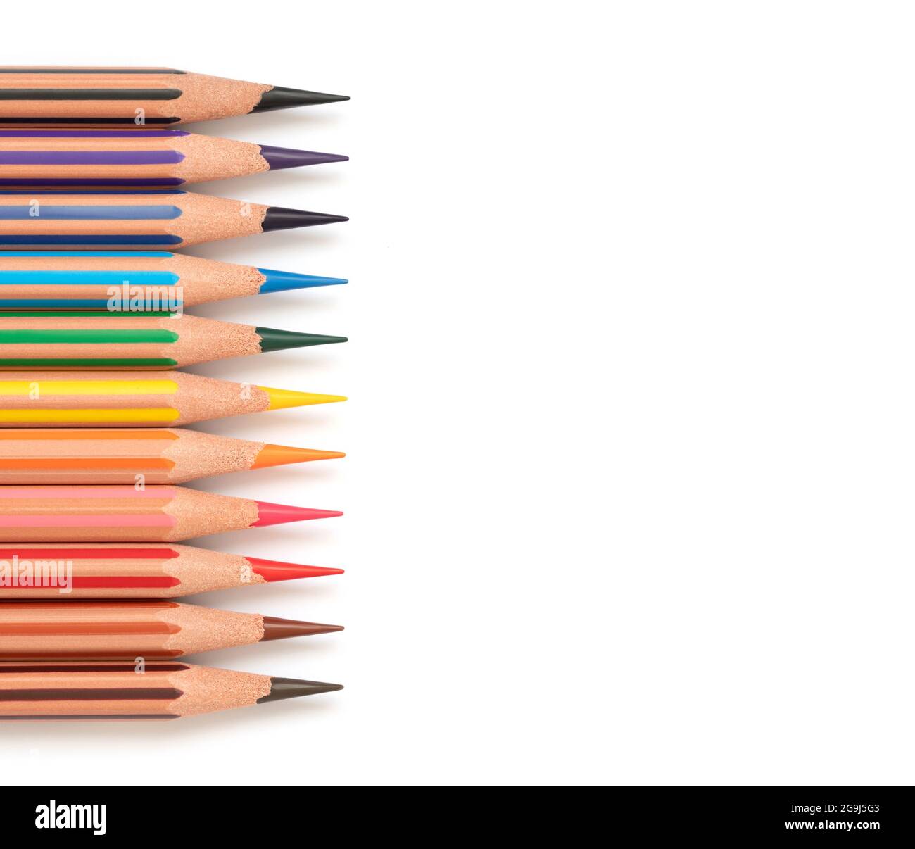 Bordure de crayons de couleur isolée sur fond blanc. Cadre de crayons  colorés. Espace de copie, vue de dessus, Flat lay Photo Stock - Alamy