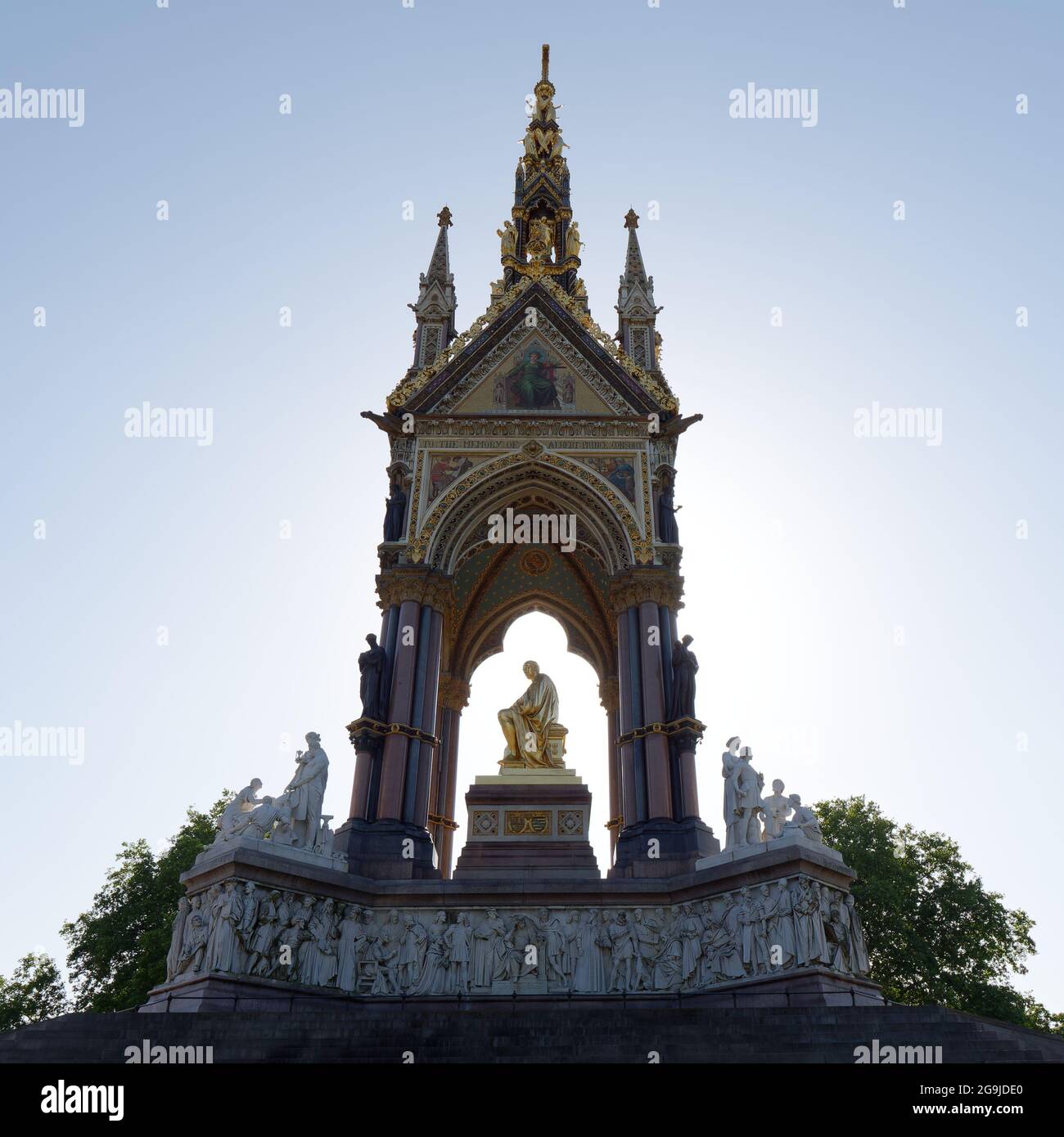 Londres, Grand Londres, Angleterre, juillet 17 2021 : l'Albert Memorial à la mémoire de Prince Albert, mari de la reine Victoria. Banque D'Images