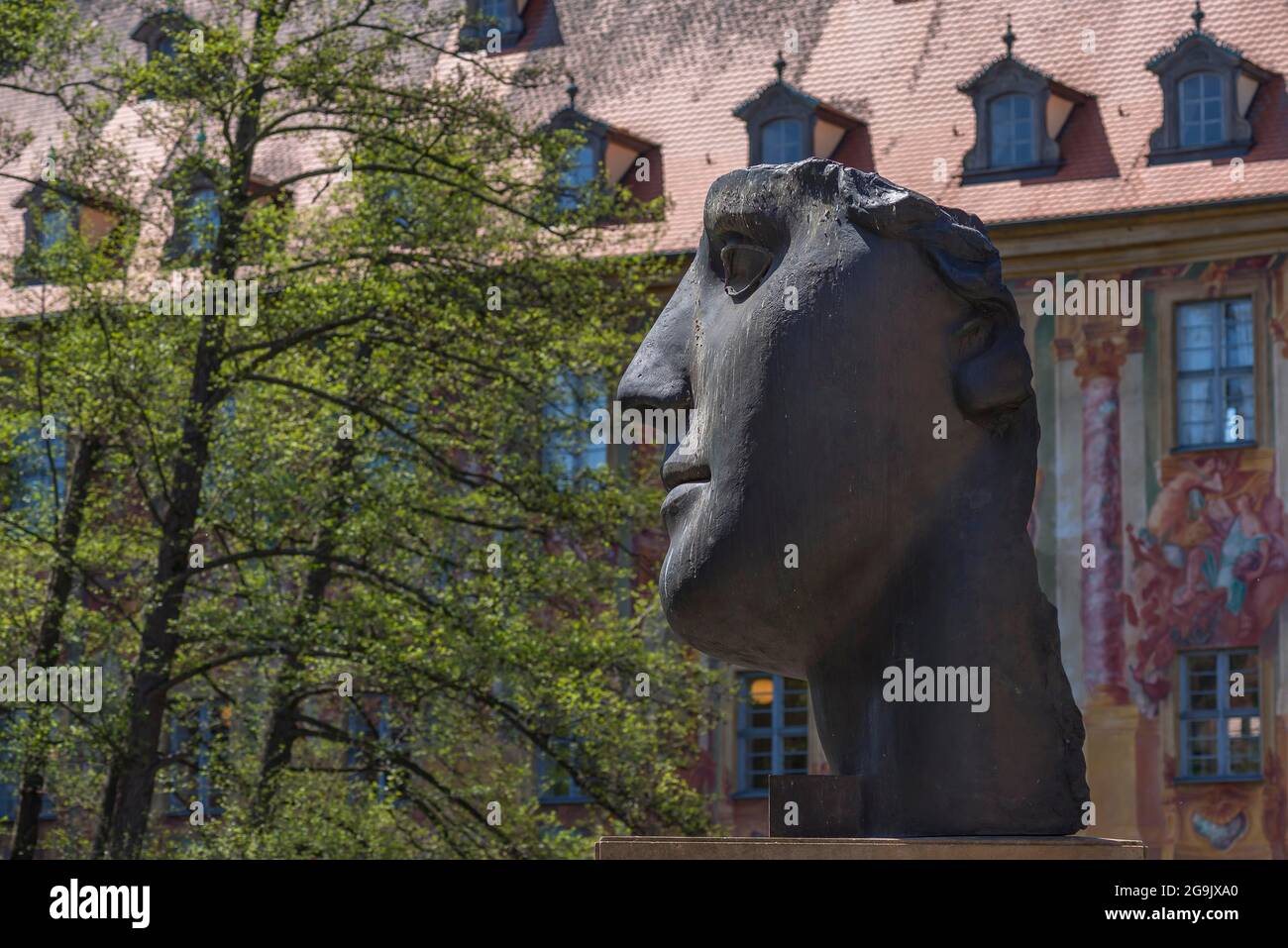 La sculpture en bronze de 1987 est une œuvre d'Igor Mitoraj, derrière la vieille mairie de Bamberg, haute-Franconie, Bavière, Allemagne Banque D'Images