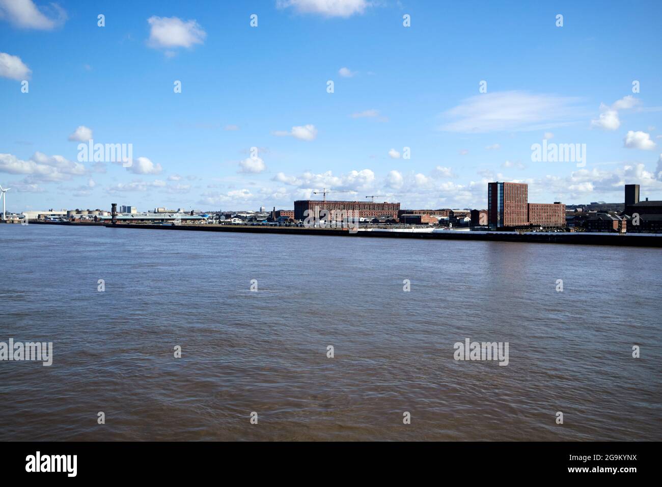 en regardant le quai de waterloo vers le quai de collingwood et le quai de nelson vauxhall liverpool angleterre Banque D'Images